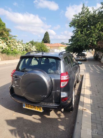 מודעת רכב טויוטה RAV4