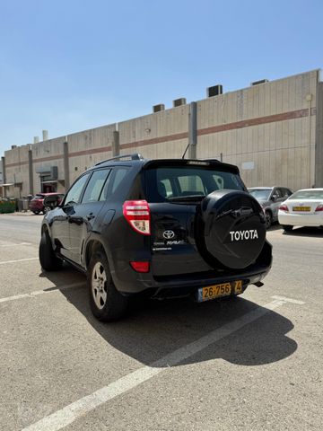 טויוטה RAV4