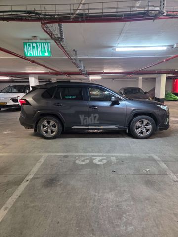 טויוטה RAV4