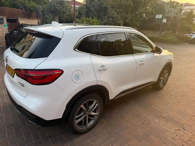 אם ג'י EHS PHEV