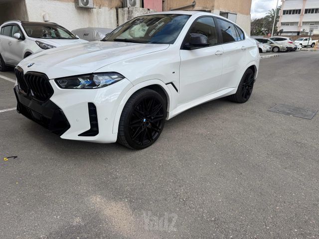 ב מ וו X6