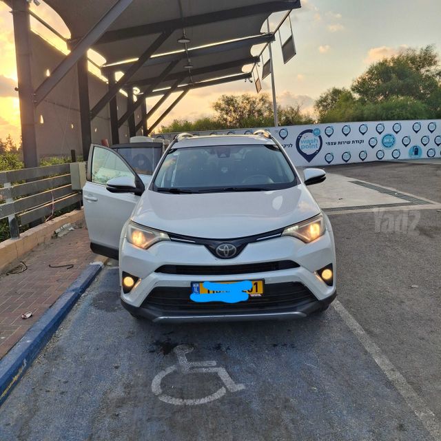 טויוטה RAV4