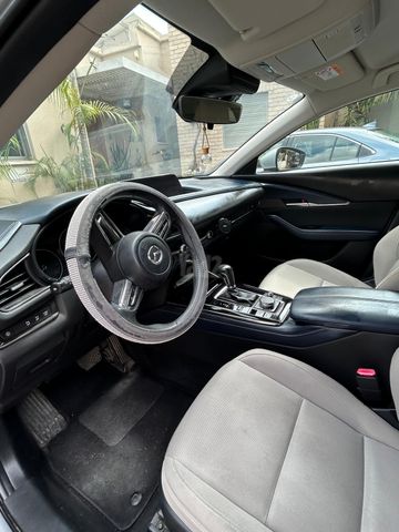 מודעת רכב מאזדה CX-30