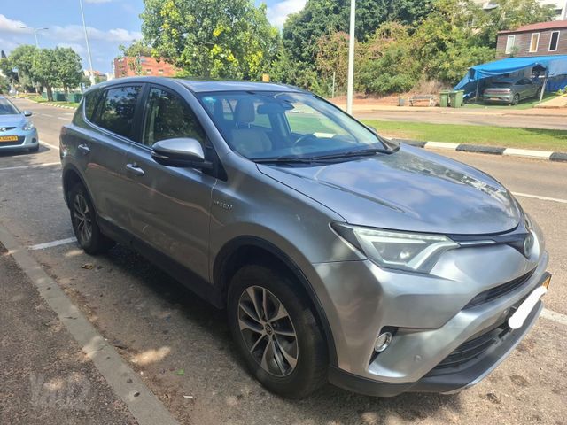 טויוטה RAV4