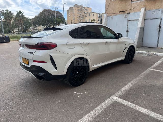 ב מ וו X6