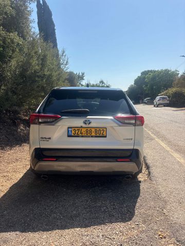 טויוטה RAV4