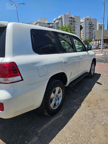 טויוטה לנד קרוזר