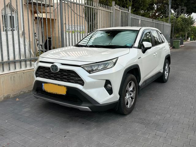 טויוטה RAV4