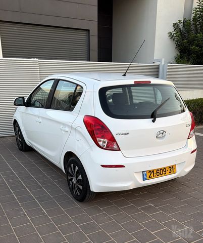 יונדאי i20
