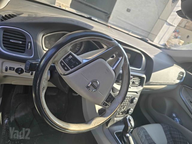 וולוו V40