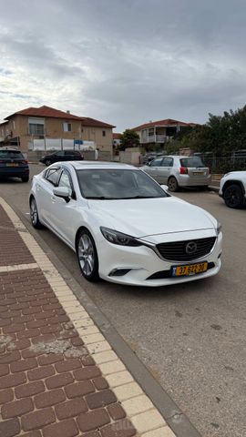 מודעת רכב מאזדה 6