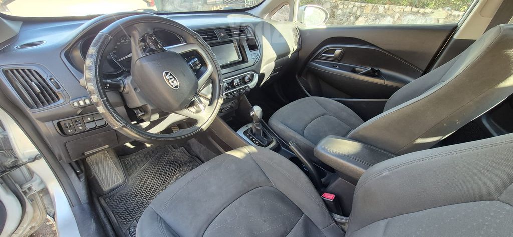 ריו LX אוט׳ בנזין סדאן 4 דל 1.4 (109 כ״ס)