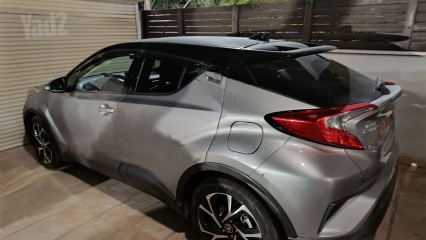 מודעת רכב טויוטה C-HR
