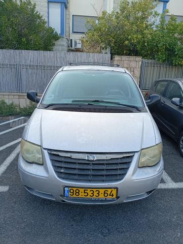 טאון אנד קאנטרי LX אוט׳ וואן גדול 3.3 (182 כ״ס)