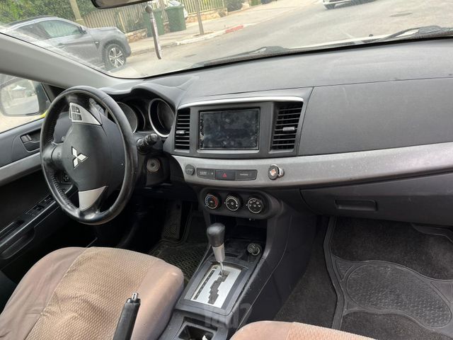 מיצובישי לנסר