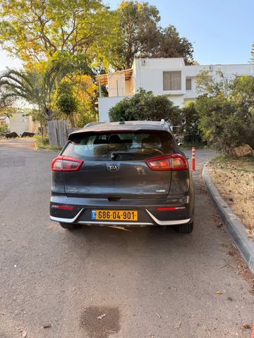 קיה נירו