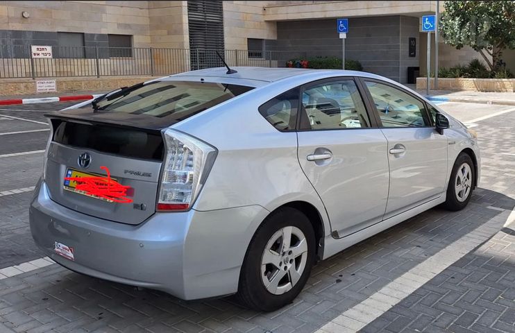 מודעת רכב טויוטה פריוס