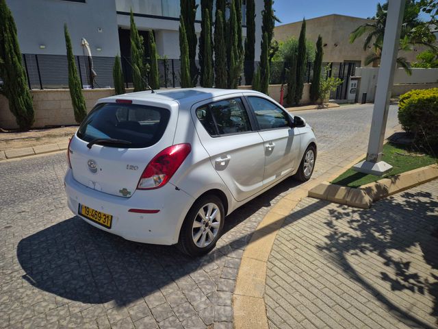 מודעת רכב יונדאי i20