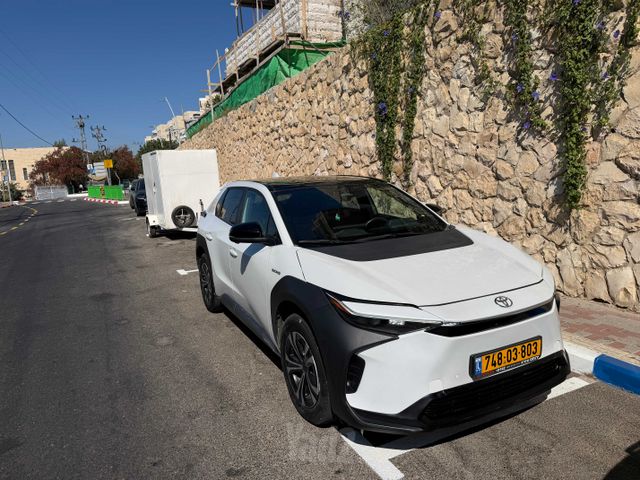 מודעת רכב טויוטה bZ4X