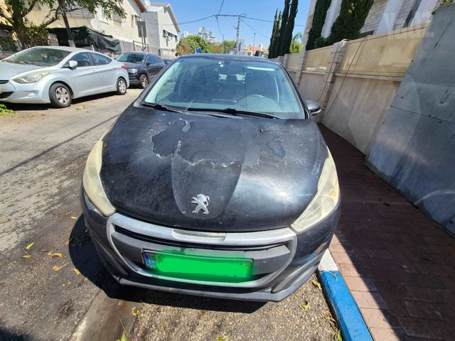 פיג'ו 208