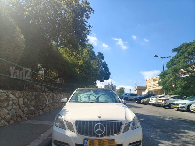 מודעת רכב מרצדס-בנץ E-class