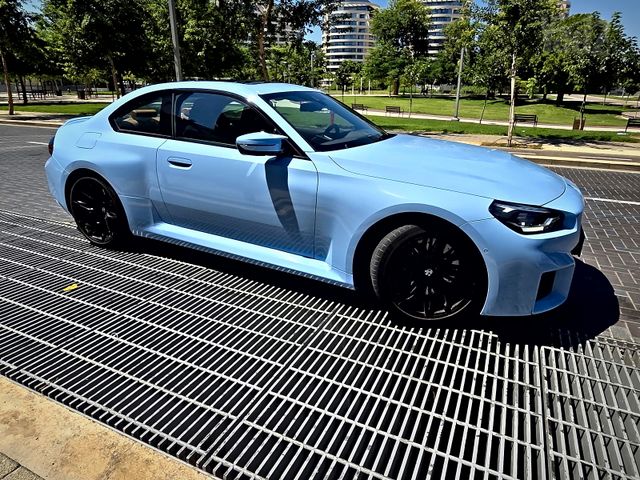 ב מ וו M2