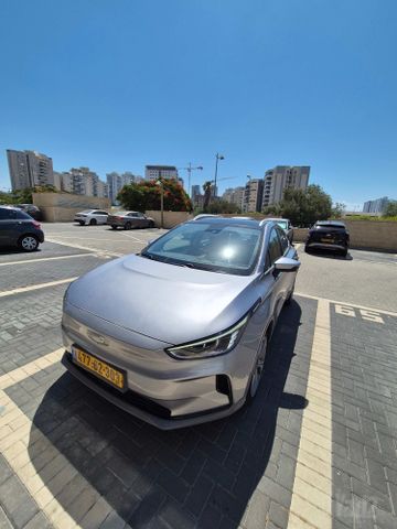 מודעת רכב ג׳ילי Geometry C
