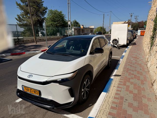טויוטה bZ4X