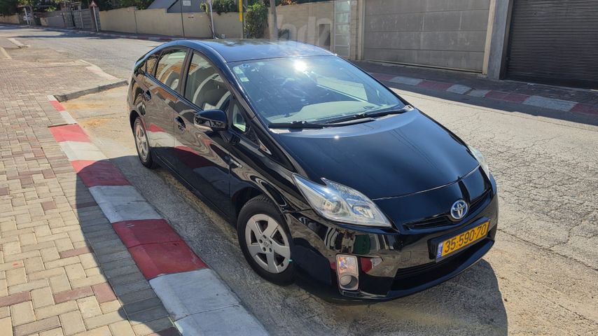 מודעת רכב טויוטה פריוס