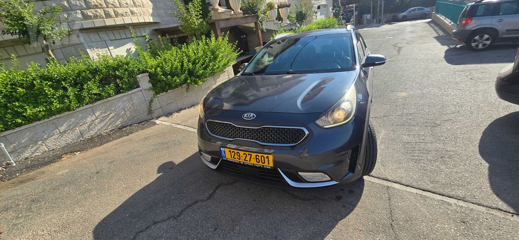 קיה נירו