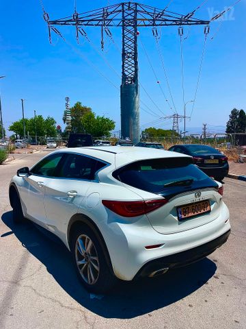Q30 Premium אוט׳ 1.6 (156 כ״ס)