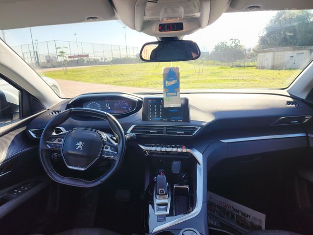 פיג'ו 3008