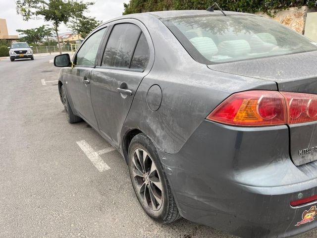 מיצובישי לנסר