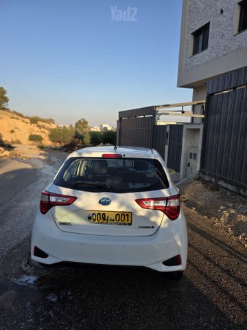 טויוטה יאריס
