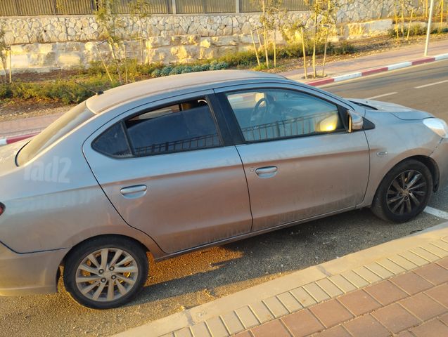 מיצובישי אטראז'