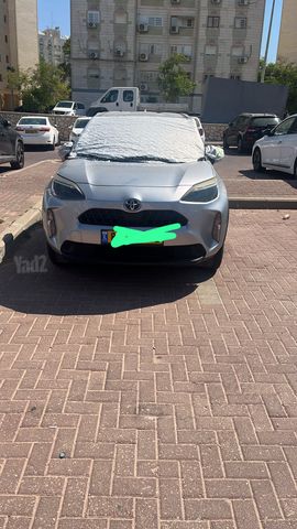 טויוטה יאריס קרוס