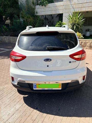 מודעת רכב ג׳יי.איי.סי E-S2
