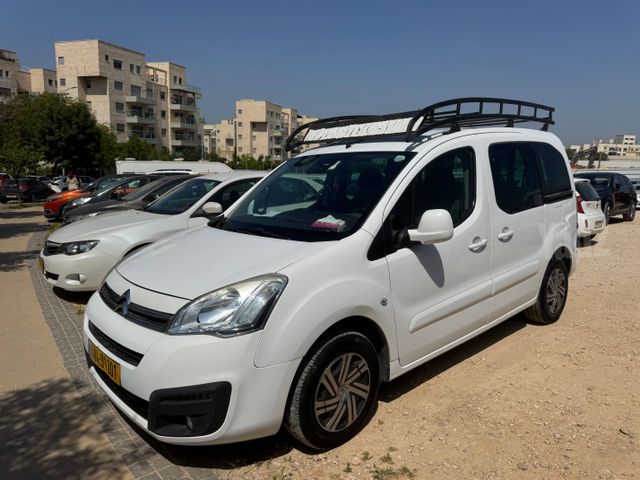 מודעת רכב סיטרואן ברלינגו
