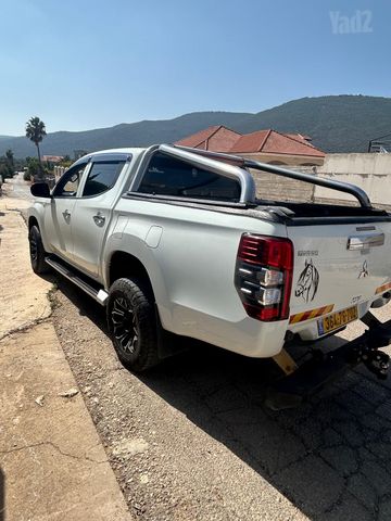מיצובישי טרייטון / L200