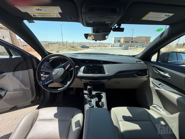 קאדילק XT4