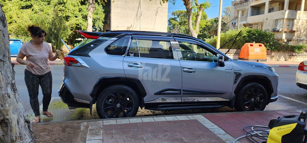 מודעת רכב טויוטה RAV4