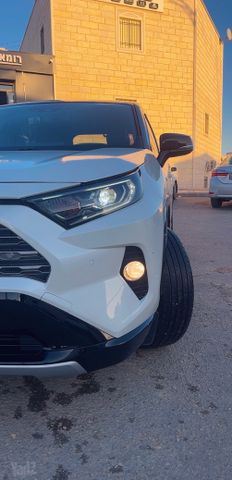 טויוטה RAV4