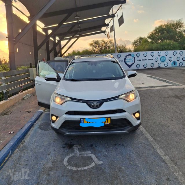 טויוטה RAV4