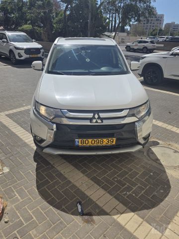 מיצובישי אאוטלנדר