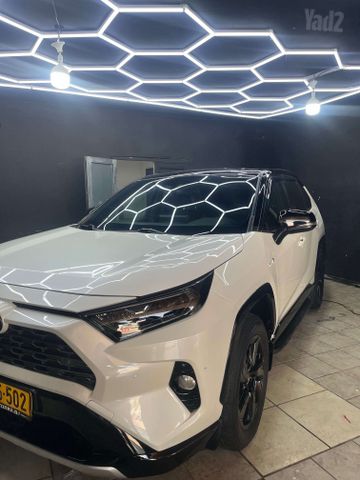 טויוטה RAV4