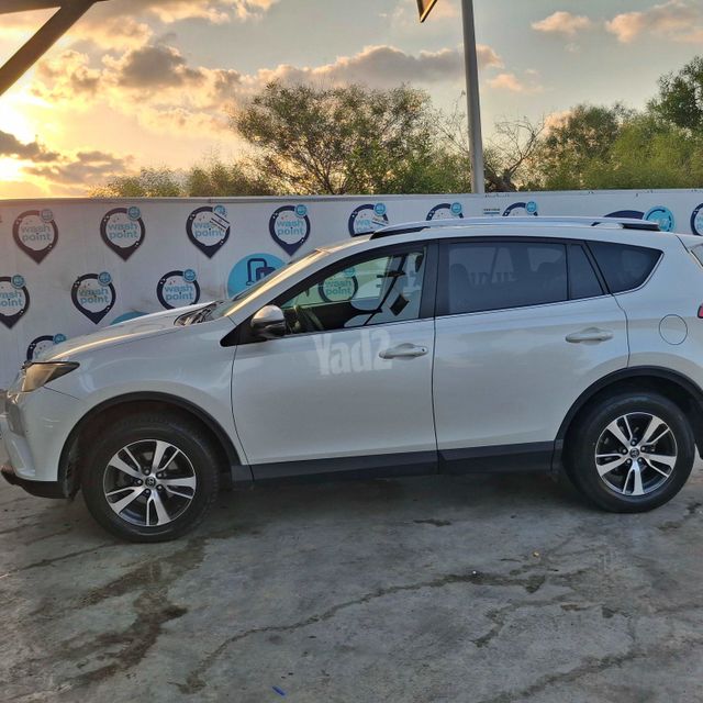 טויוטה RAV4
