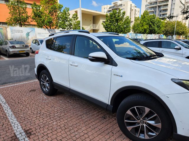 טויוטה RAV4