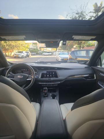 קאדילק XT4
