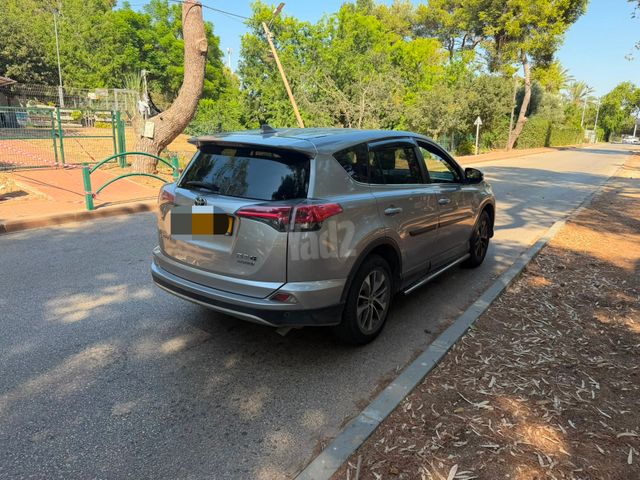 טויוטה RAV4