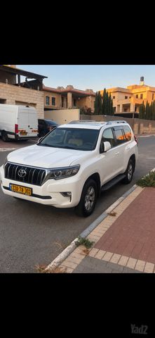טויוטה לנד קרוזר